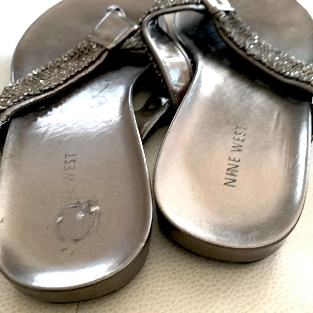 Nine West Higher Sandals Flip Flops 9 Metallic Casual Beach Everyday Glam